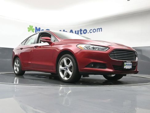 Used 2016 Ford Fusion SE w/ Equipment Group 201A image 24