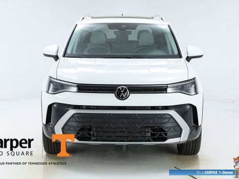 Used 2025 Volkswagen Taos SE w/ Panoramic Sunroof Package image 16