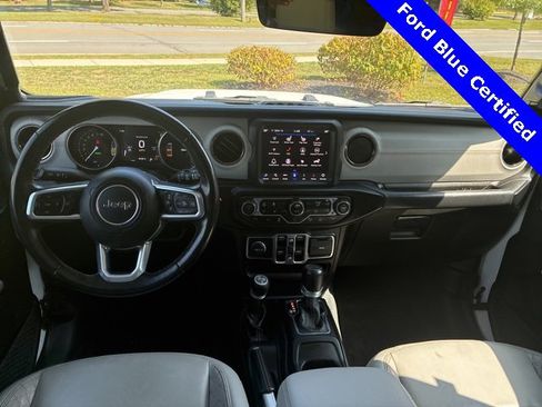 Used 2022 Jeep Wrangler Unlimited Sahara image 22