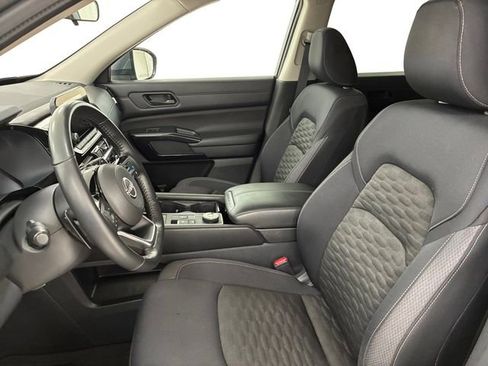 Used 2023 Nissan Pathfinder SV w/ Cargo Package image 12