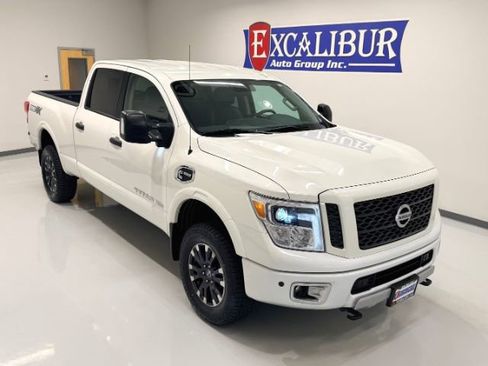 Used 2016 Nissan Titan PRO-4X image 3