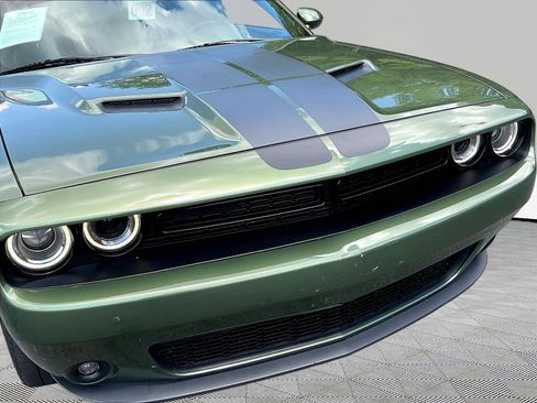 Used 2022 Dodge Challenger SXT w/ Driver Convenience Group AWD/4WD image 31