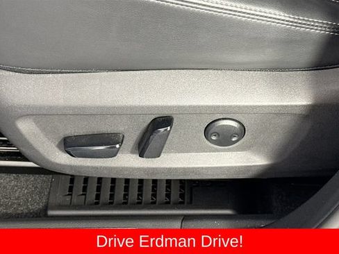 Used 2025 Nissan Rogue Platinum w/ Platinum Premium Package FWD image 12