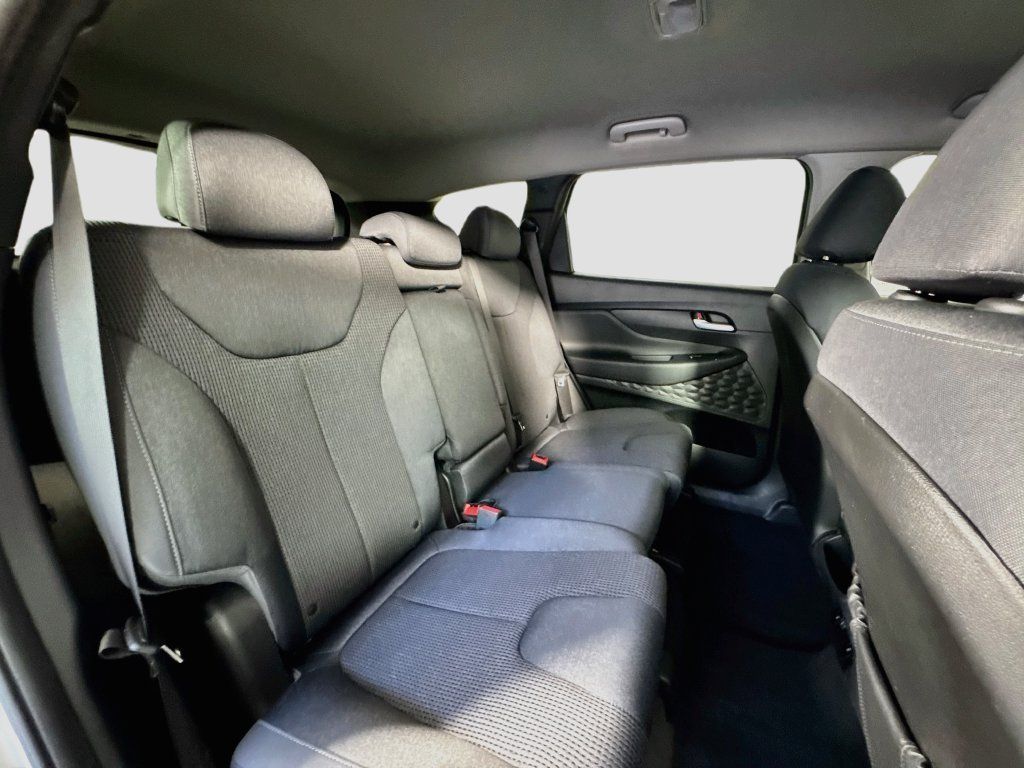 Used 2020 Hyundai Santa Fe SE AWD/4WD image 28