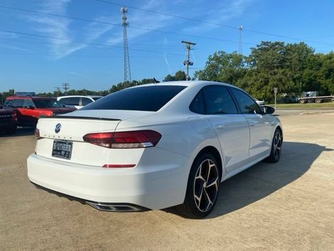 Used 2020 Volkswagen Passat 2.0T R-Line FWD image 8