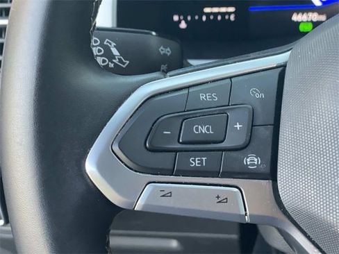 Used 2023 Volkswagen Atlas Cross Sport SE image 8