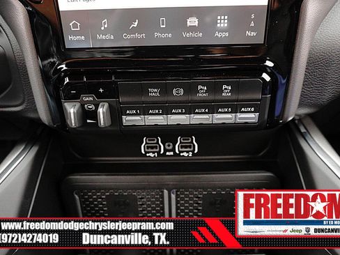 New 2026 RAM 2500 Laramie AWD/4WD image 19