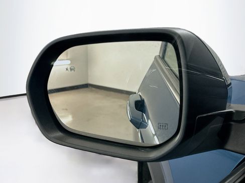 Used 2025 Chevrolet Equinox LT w/ Convenience Package II image 16