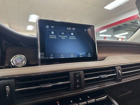 Used 2021 Lincoln Corsair Reserve image 23