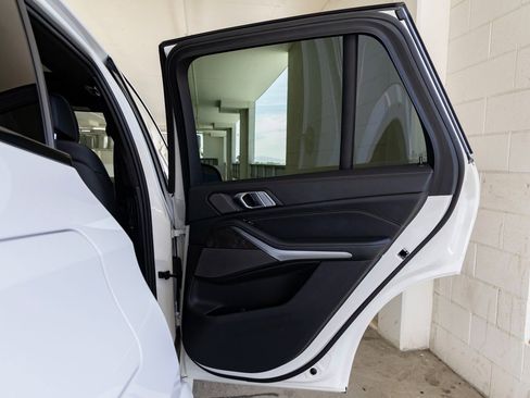 Certified 2025 BMW X5 xDrive40i w/ M Sport Package image 25