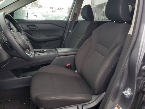 Used 2024 Nissan Rogue S image 10