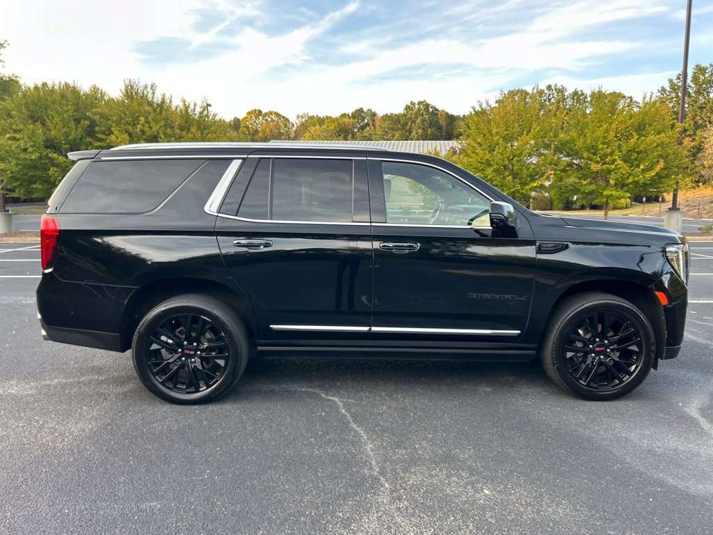 Used 2023 GMC Yukon Denali w/ Advanced Technology Package AWD/4WD image 27
