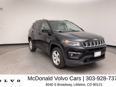 Used 2018 Jeep Compass Latitude w/ Safe & Security Group AWD/4WD image 8