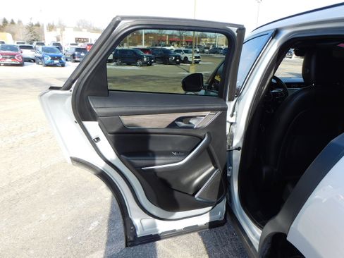 Used 2021 Jaguar F-PACE S image 30