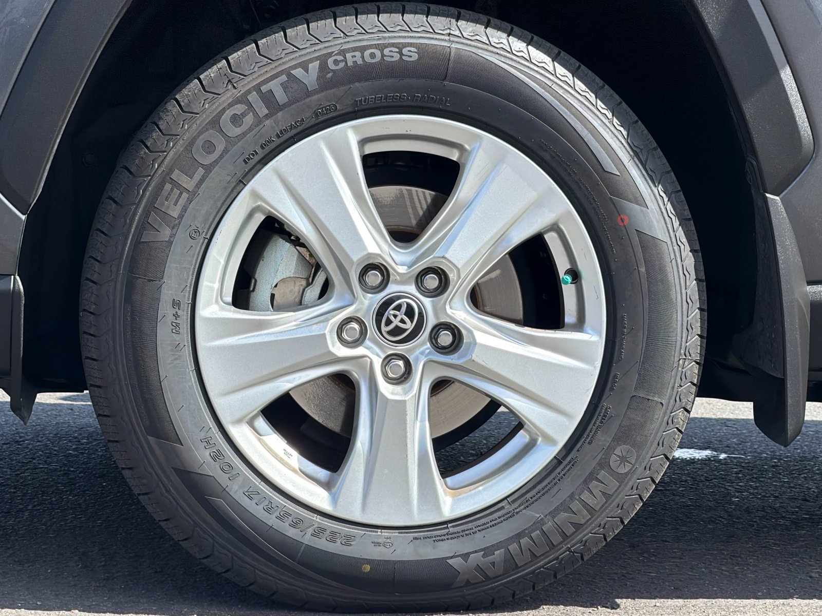 Used 2021 Toyota RAV4 XLE w/ Carpet Mat Package (TMS) AWD/4WD image 23