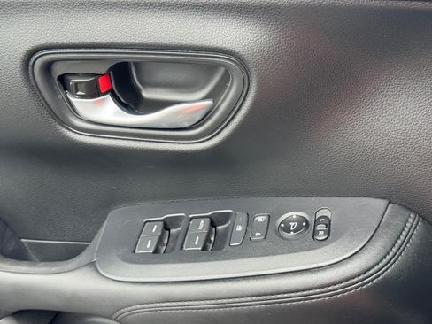 Certified 2025 Honda HR-V LX image 24