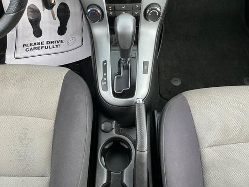 Used 2014 Chevrolet Cruze LS FWD image 18
