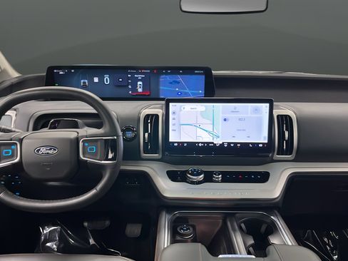 Certified 2025 Ford Expedition Max Active AWD/4WD image 11