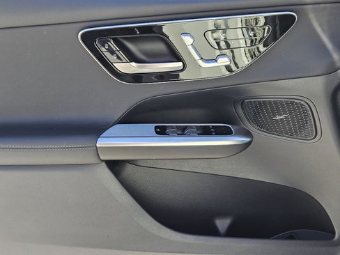 Certified 2025 Mercedes-Benz GLC 300 image 24