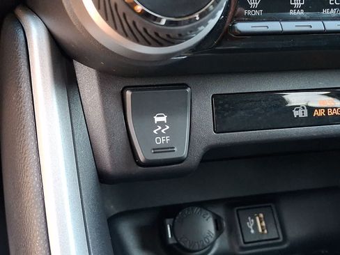 Certified 2025 Toyota RAV4 XLE AWD/4WD image 29