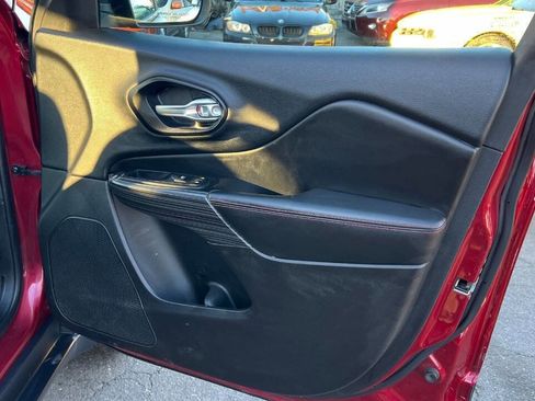 Used 2015 Jeep Cherokee Trailhawk w/ Leather Interior Group image 29