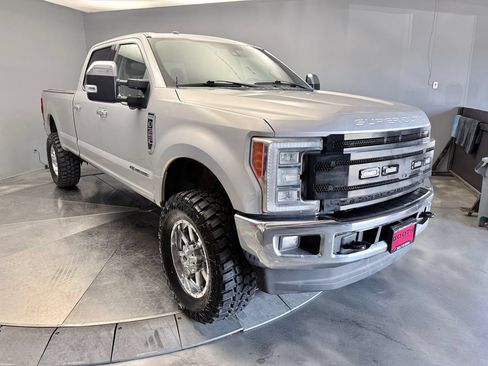 Used 2017 Ford F350 Lariat w/ Lariat Ultimate Package AWD/4WD image 3