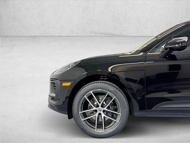 Used 2026 Porsche Macan AWD/4WD image 29