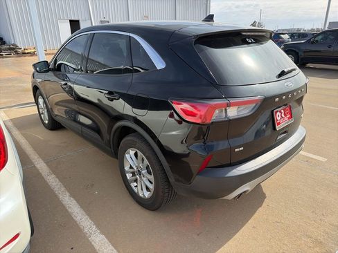 Used 2020 Ford Escape SE image 6