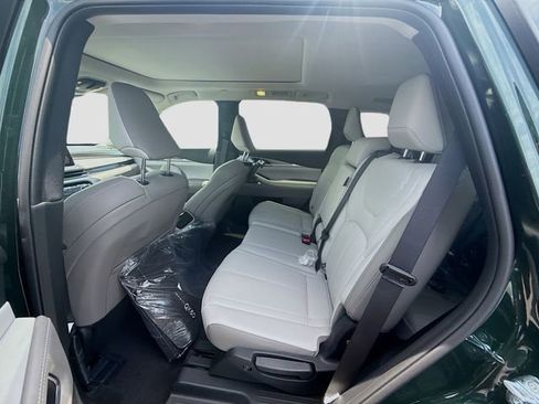 New 2027 INFINITI QX60 Luxe w/ Family Package FWD image 18