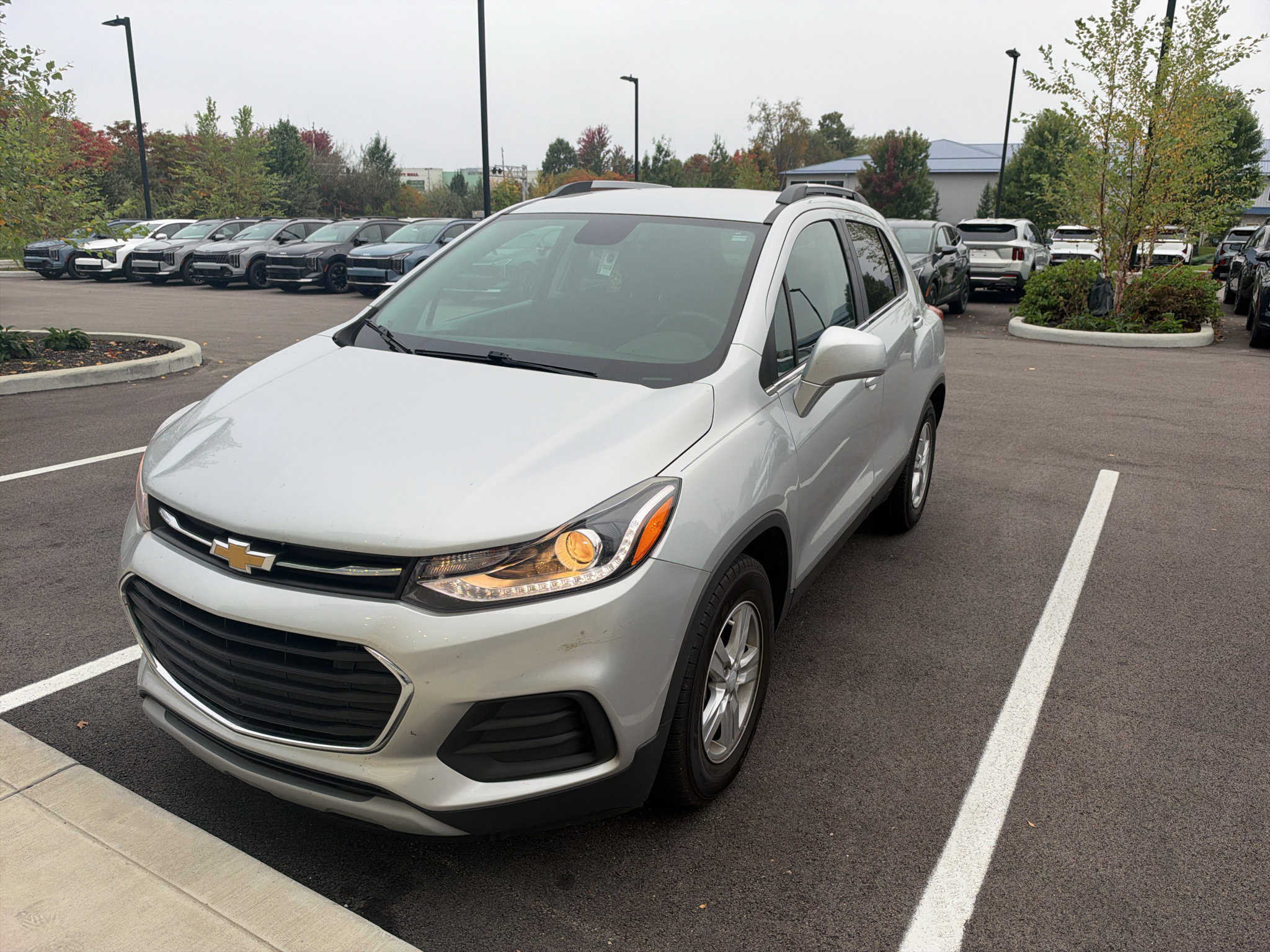 Used 2019 Chevrolet Trax LT FWD image 1