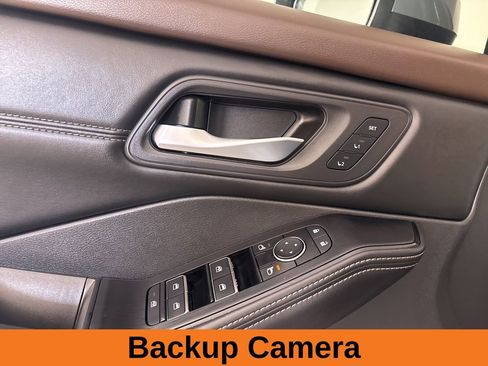 Used 2023 Nissan Rogue SL w/ SL Premium Package image 10