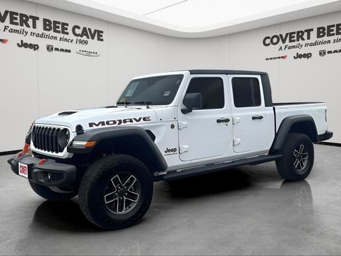 Certified 2024 Jeep Gladiator Mojave image 3