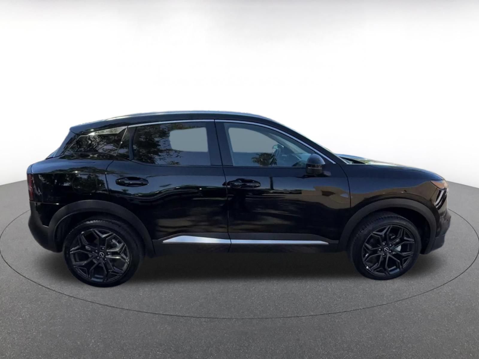 Used 2026 Nissan Kicks SR AWD/4WD image 15