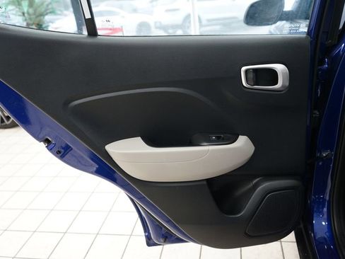 Used 2020 Hyundai Venue SEL image 40