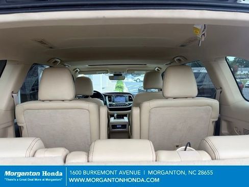 Used 2018 Toyota Highlander XLE FWD image 34