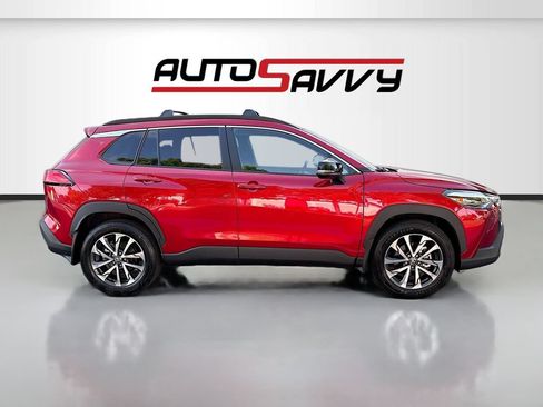 Used 2025 Toyota Corolla Cross XLE w/ Convenience Package AWD/4WD image 8
