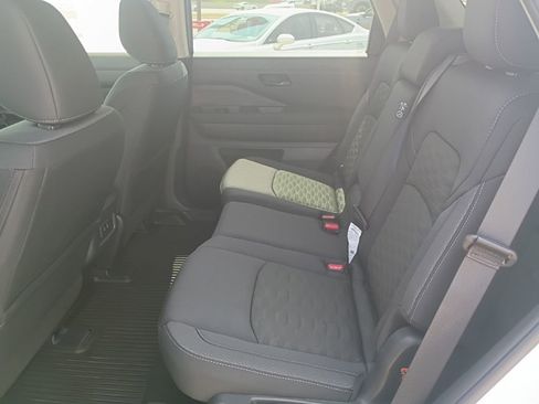 New 2026 Nissan Pathfinder SV image 27