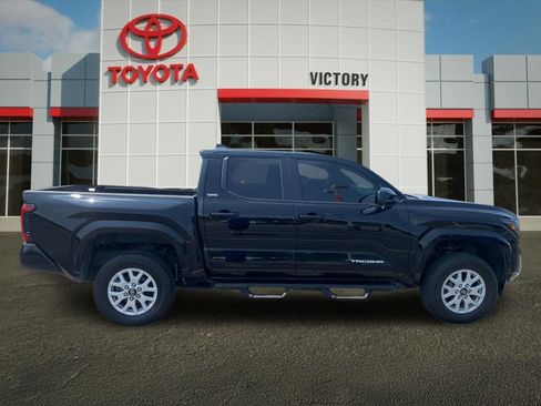Used 2024 Toyota Tacoma SR5 AWD/4WD image 2