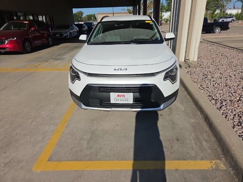 Used 2025 Kia Niro LX FWD image 5