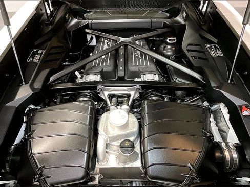 Used 2023 Lamborghini Huracan Tecnica image 15