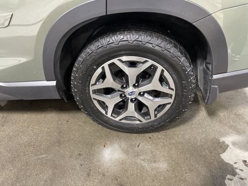 Used 2021 Subaru Forester Premium AWD/4WD image 19