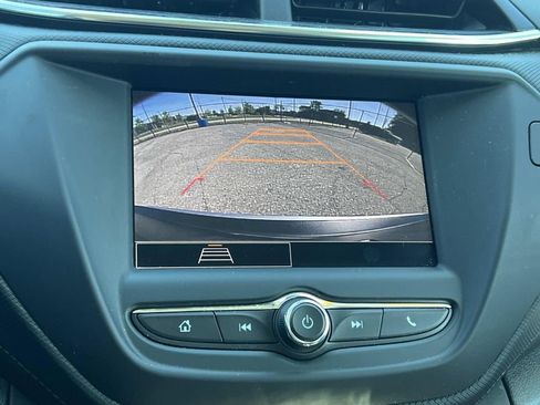 Used 2023 Chevrolet TrailBlazer LT FWD image 18