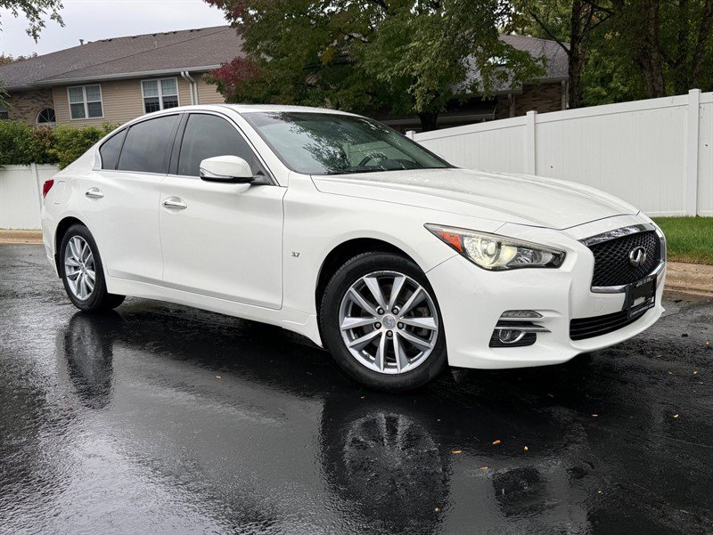 Used 2015 INFINITI Q50 Premium w/ Navigation Package AWD/4WD image 2