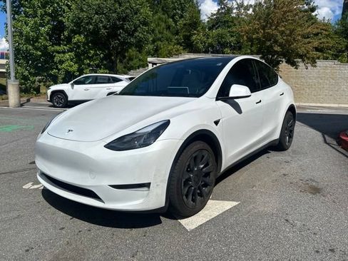 Used 2023 Tesla Model Y Long Range AWD/4WD image 3