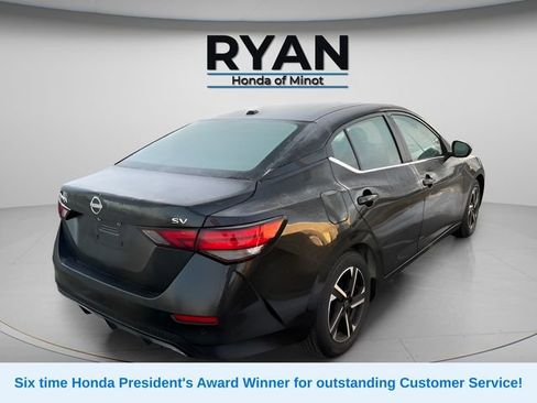 Used 2024 Nissan Sentra SV image 3