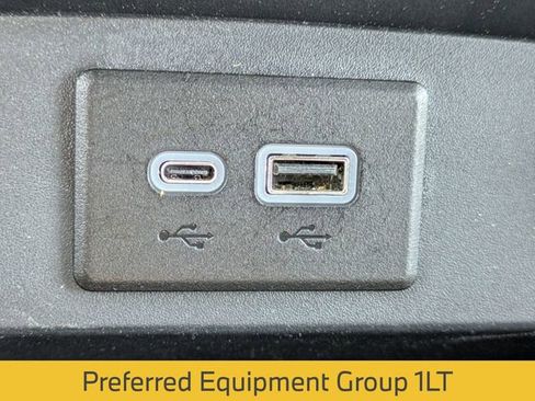 Used 2023 Chevrolet Suburban LT image 27