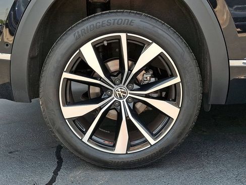 Used 2025 Volkswagen Atlas Cross Sport SEL Premium R-Line AWD/4WD image 13