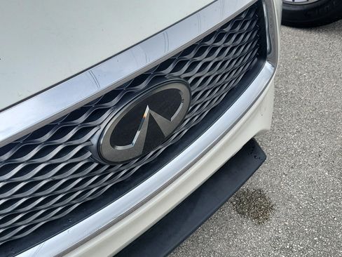 Used 2019 INFINITI QX50 Essential w/ Proactive Package FWD image 9