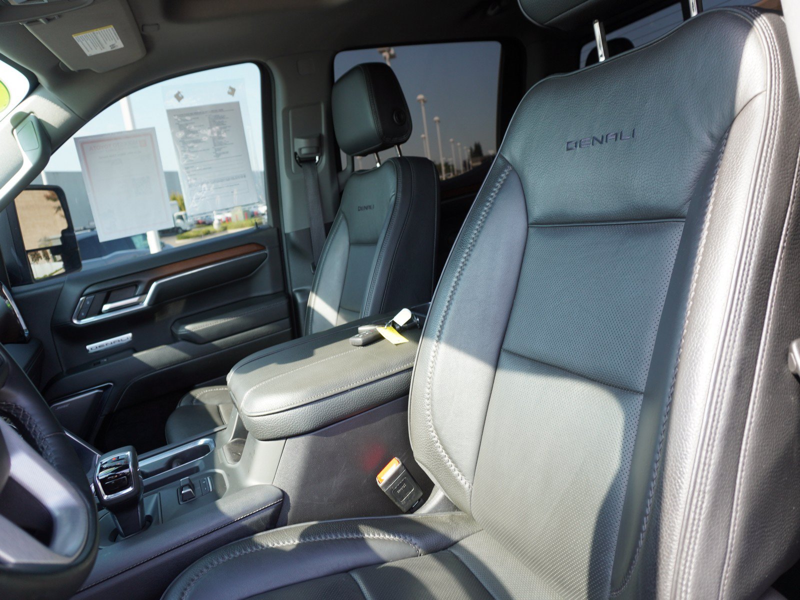 Used 2024 GMC Sierra 1500 Denali w/ Denali Reserve Package AWD/4WD image 25