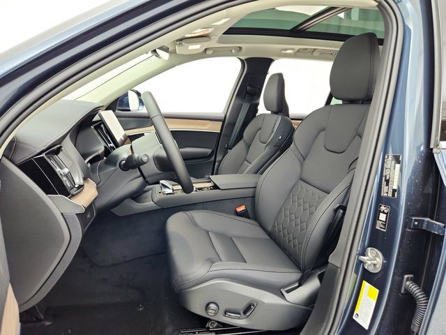 New 2026 Volvo XC90 B6 Plus w/ Protection Package AWD/4WD image 17